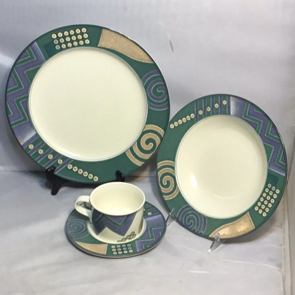 MIKASA‎ INTAGLIO LIFE STYLE BY JOHN BERGEN 5 PIECE SETTING DINNER FOR 1
